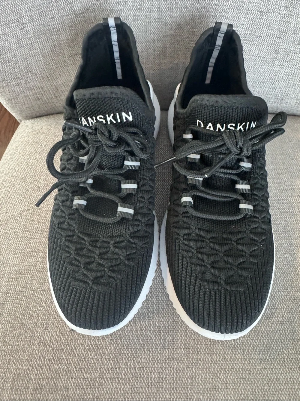 Danskin Size 7 Black Lightweight Athletic Sneakers Athleisure Running Shoes